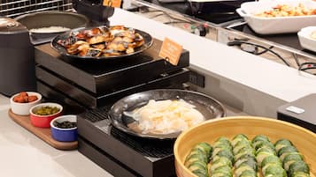 Morgenmadsbuffet mod et gebyr i weekenden
