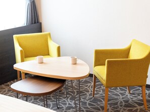 Standard-Zweibettzimmer, Nichtraucher | Hochwertige Bettwaren, Zimmersafe, Schreibtisch