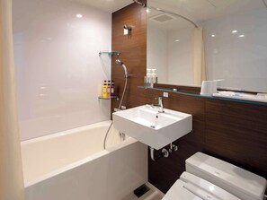 Combined shower/tub, free toiletries, hair dryer, slippers - Comfort Hotel ERA Ise (Ise)