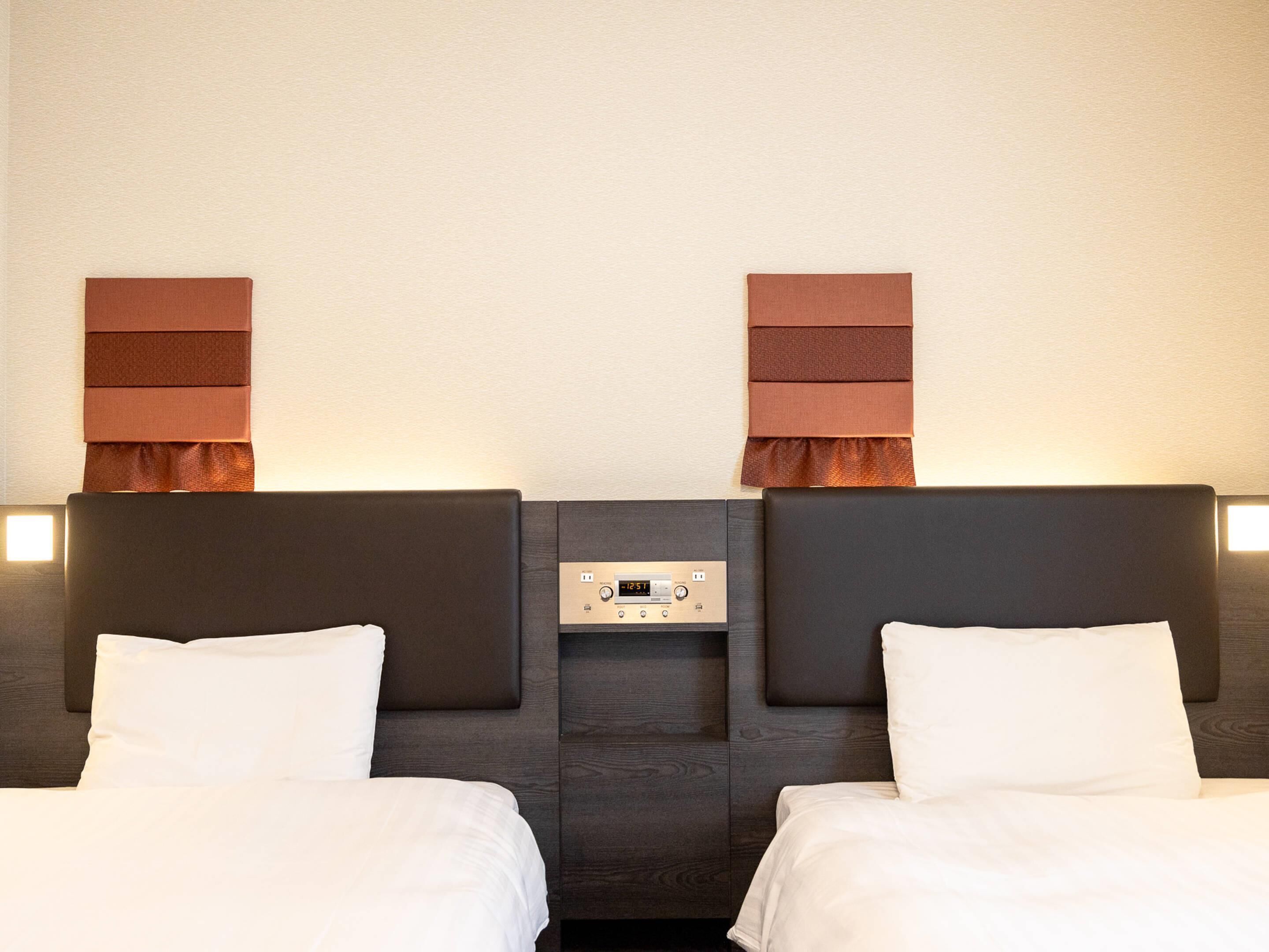 Standard Room, 2 Single Beds, Non Smoking | Premium bedding, in-room safe, desk, laptop workspace