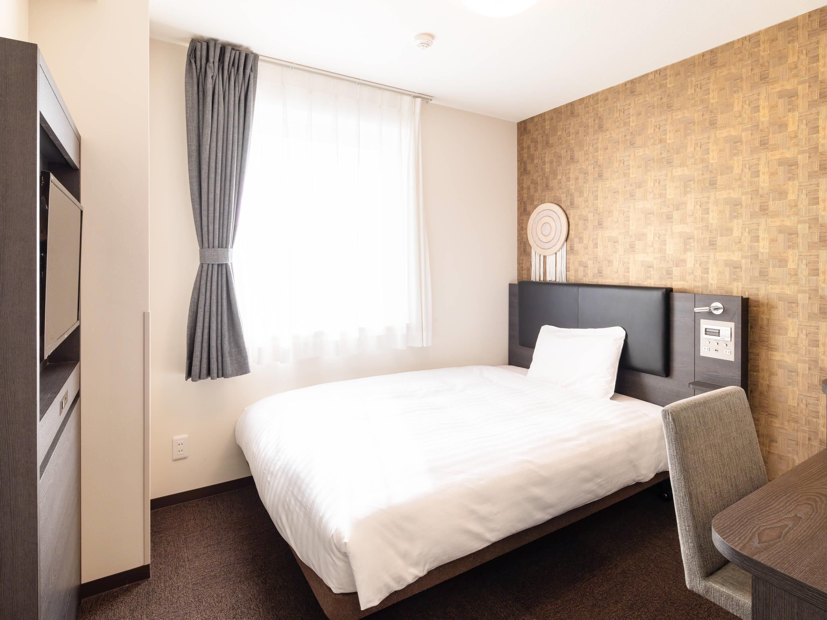 Standard Room, 1 Double Bed, Non Smoking | Premium bedding, in-room safe, desk, laptop workspace