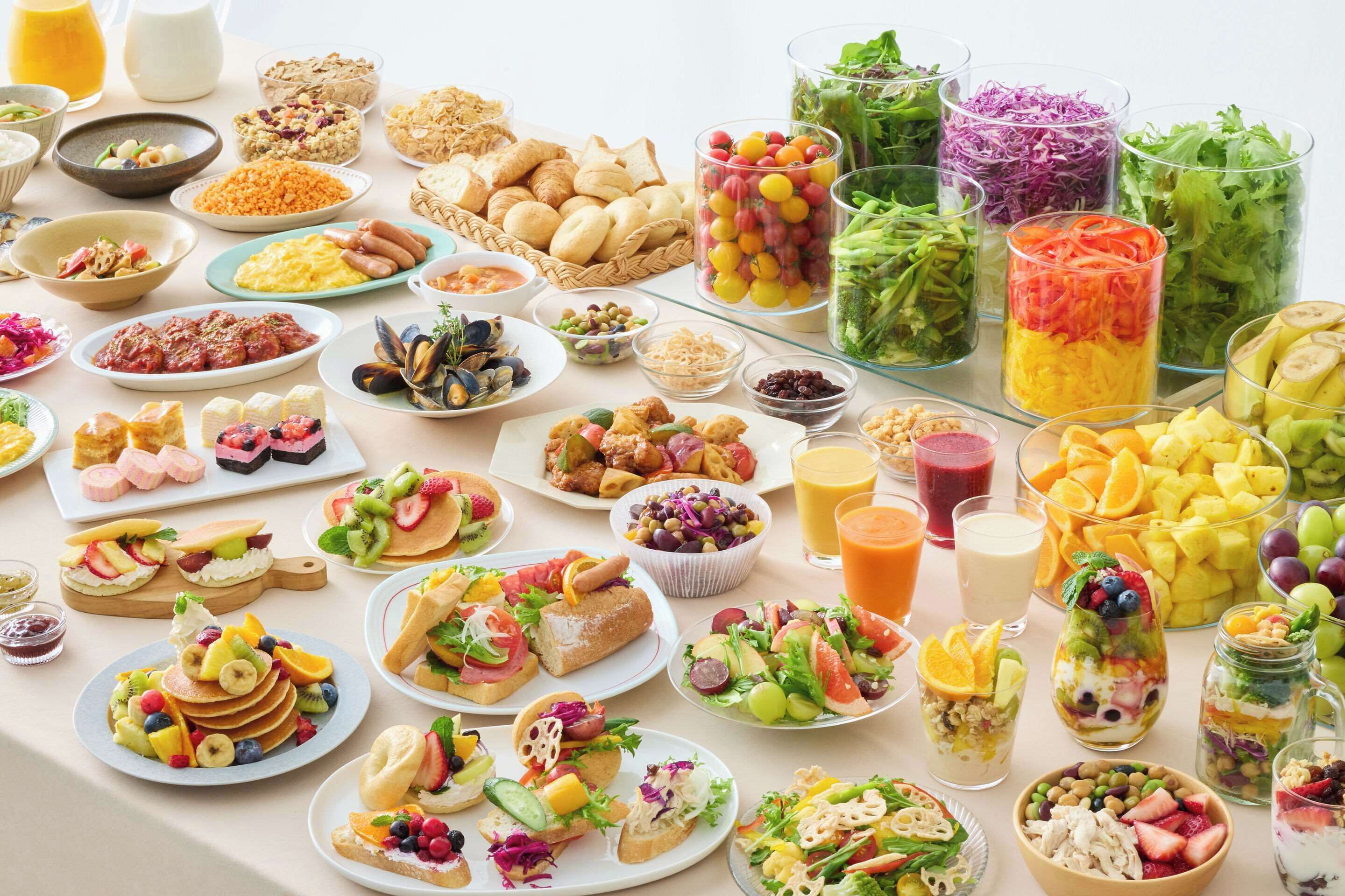 daily buffet breakfast (jpy 1800 per person)