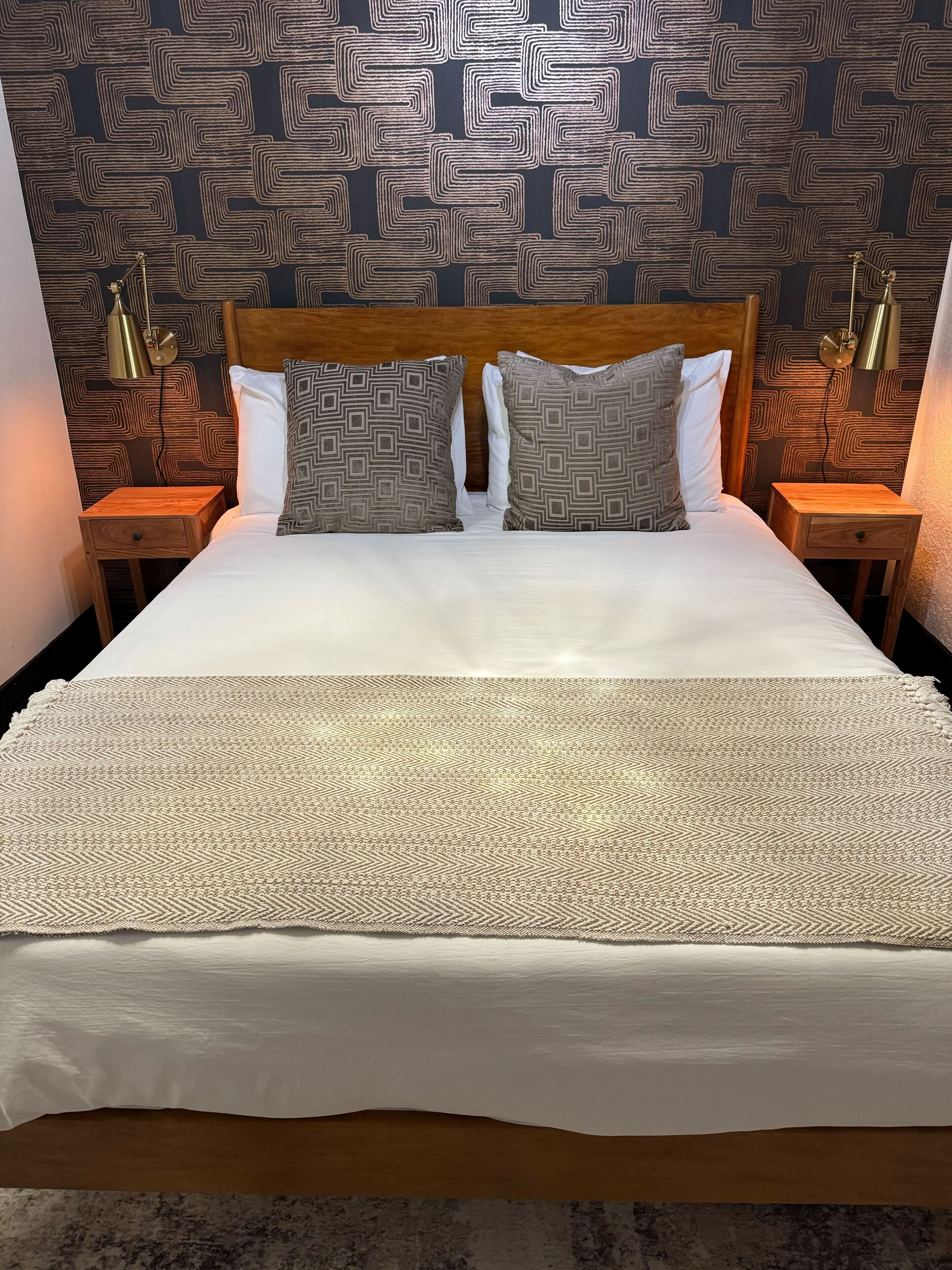 basic room, 1 queen bed | premium bedding, down duvets, individually decorated