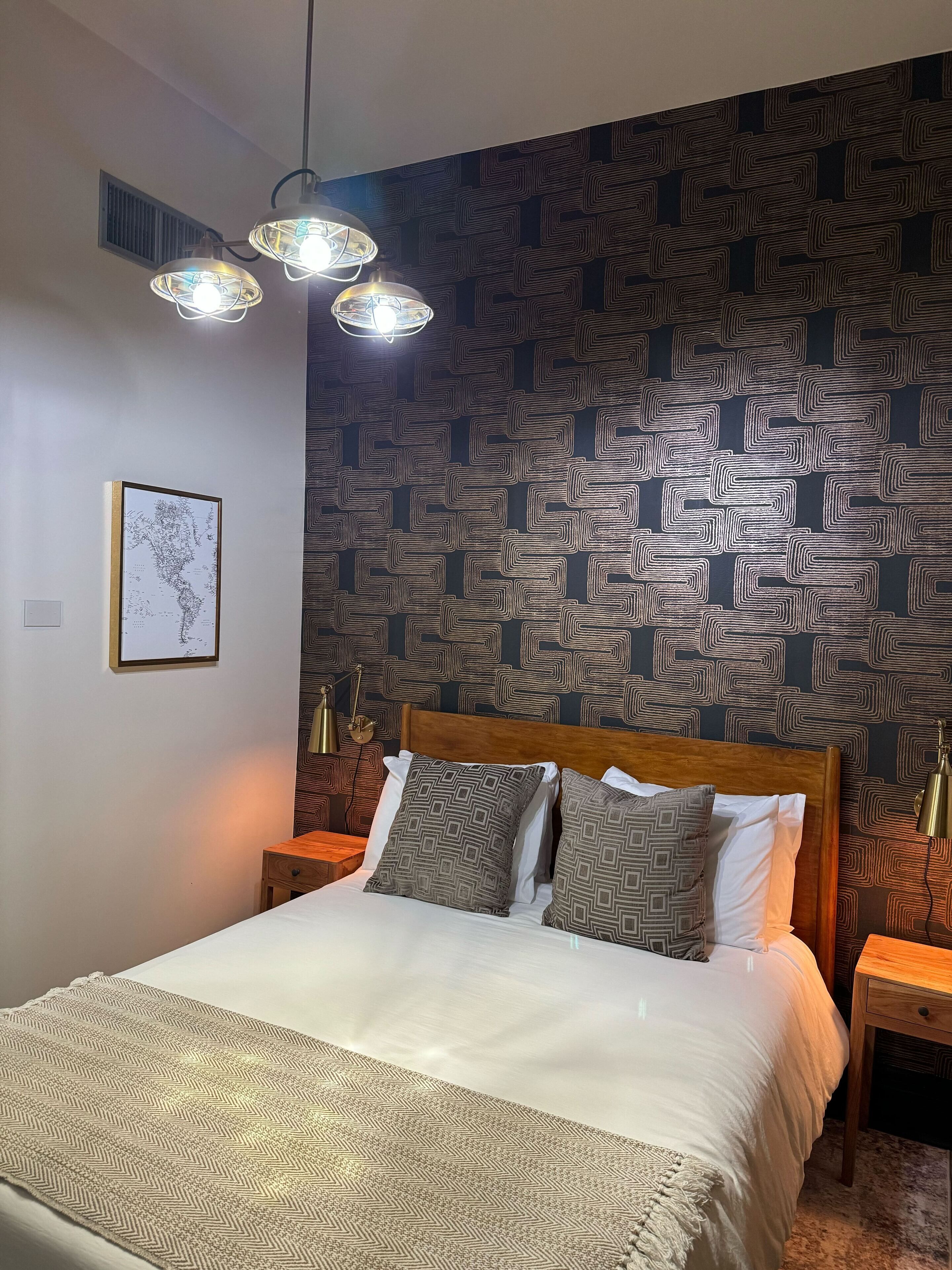 basic room, 1 queen bed | premium bedding, down duvets, individually decorated