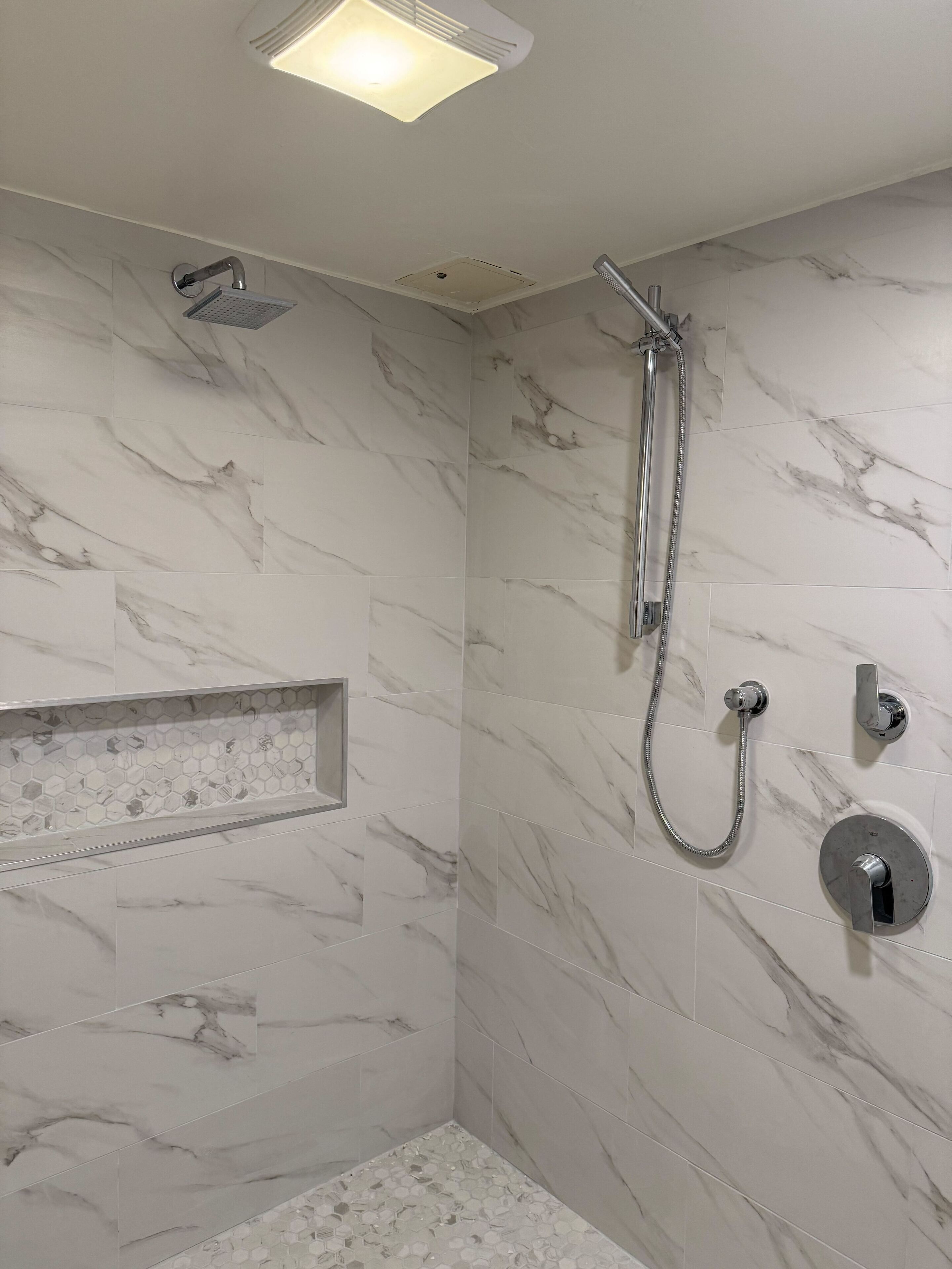 deluxe suite, multiple beds, patio, ground floor | bathroom | combined shower/bathtub, free toiletries, hair dryer, bathrobes