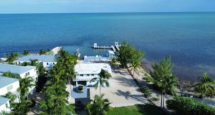 Oceanfront Private Cottage!