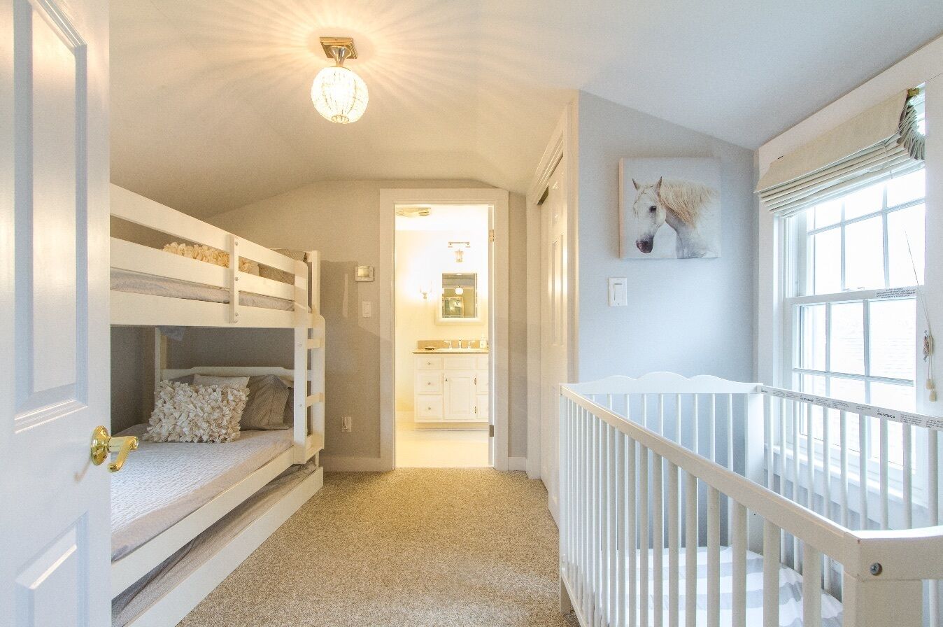 5 bedrooms, desk, iron/ironing board, free WiFi