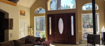 Beautiful Custom Home On 3 Acre Inground Bbq  .wedding venue options DM me