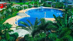 Outdoor pool, a natural pool