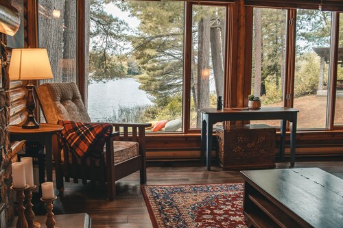 Beautiful Log Cottage on Historic Mattawa River - Lake Chantplein