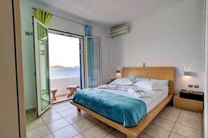 3 bedrooms, in-room safe, iron/ironing board, WiFi