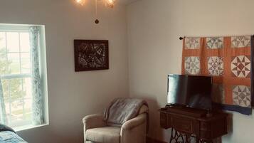 4 bedrooms, free WiFi, bed sheets