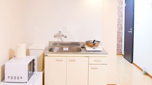 Fridge, microwave - MT Sweet House (Osaka)