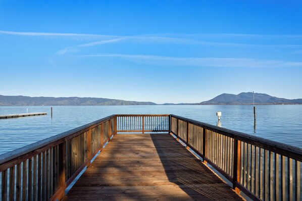 Private beach, sailing, rowing - Skylark Shores Resort (Lakeport)