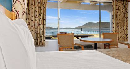 Skylark Shores Resort