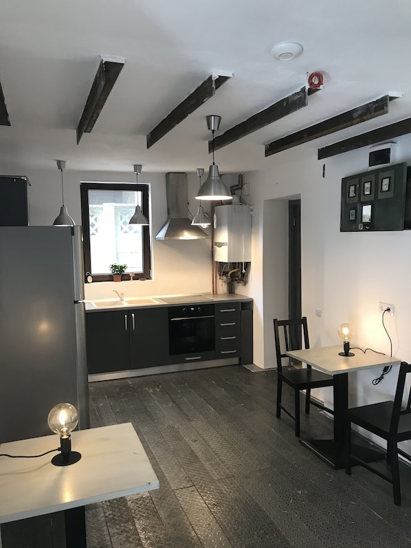 Café da manhã continental todos os dias (EUR 3.00 por pessoa)