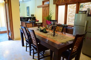 Bao gồm bữa sáng kiểu Âu hàng ngày 