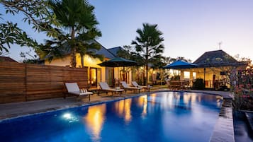 Outdoor pool, pool umbrellas