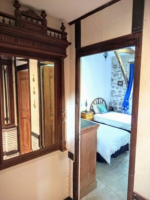 4 bedrooms, free WiFi, bed sheets