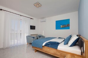 5 Schlafzimmer, Bügeleisen/Bügelbrett, Reisekinderbett, WLAN