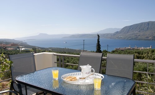 The Garden of Zephyrus – West | Nature & Amazing View