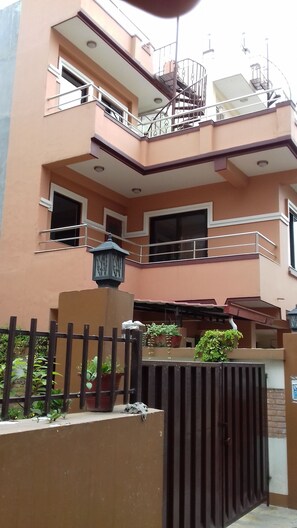 Front of property - Nepal Inn Bed & Breakfast (Lalitpur)