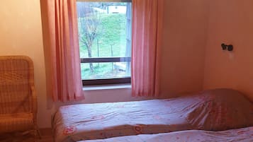 2 bedrooms, iron/ironing board, travel crib, free WiFi