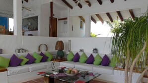 Deluxe Villa, 5 Bedrooms | Living room - Villa Roxana Huatulco (Santa María Huatulco)