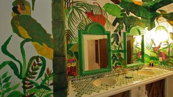 Vila Deluks, 5 kamar tidur | Wastafel kamar mandi