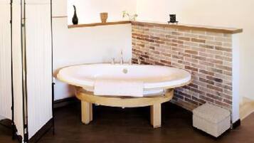 Combinazione doccia/vasca, asciugacapelli, bidet, asciugamani