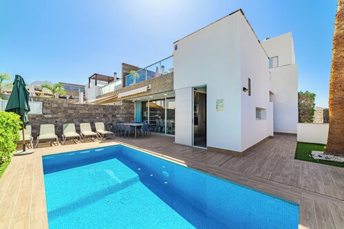 Spacious 5BR Villa in Costa Adeje with Private Pool