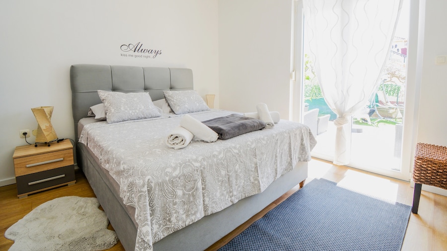 Deluxe Apartments Goya