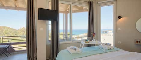 Suite panorámica, 1 cama matrimonial, para no fumadores | 1 habitación, decoración personalizada y muebles diferentes