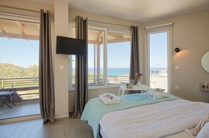 Suíte panorâmica, 1 cama de casal, para não fumantes | Individualmente decorados, individualmente mobiliados, cortinas blackout