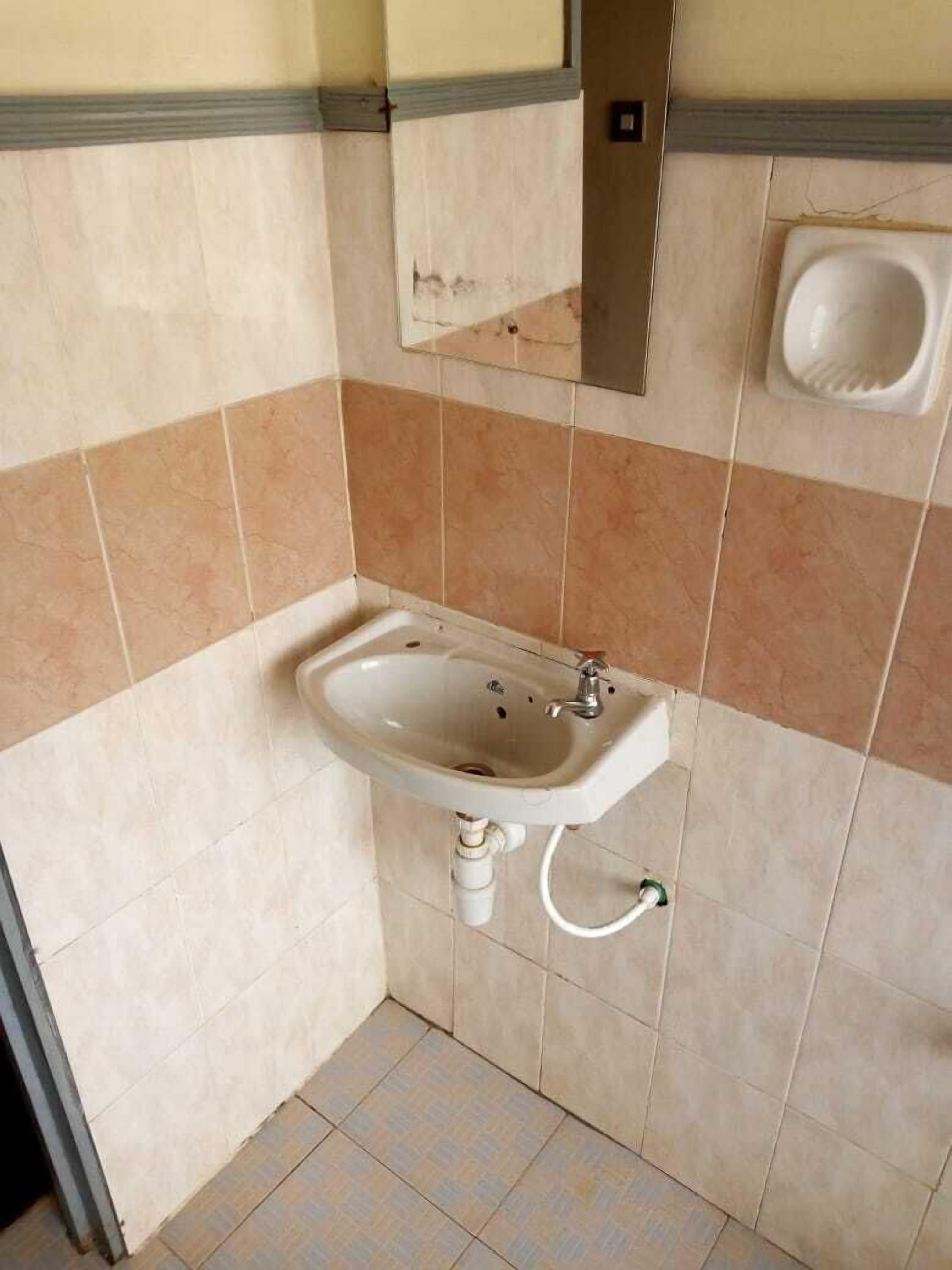 standard single room, 1 single bed, non smoking | bathroom sink
