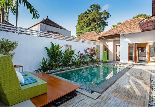 Outdoor pool - Villa Tropicana (Kuta)