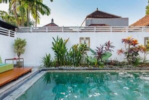 Outdoor pool - Villa Tropicana (Kuta)