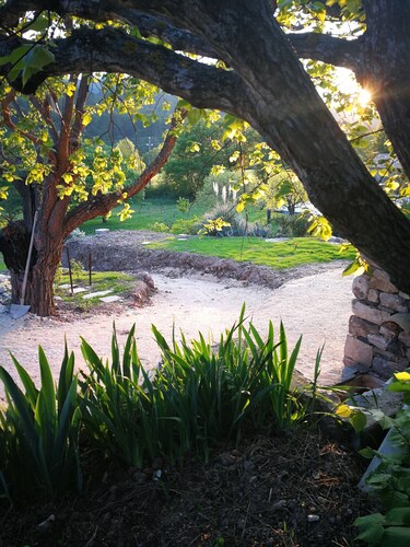 Charming studio 40m² with south facing garden Buis les Baronnies Provence