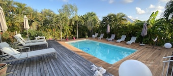 Creole villa, large garden with trees and a private pool