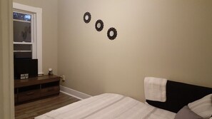 1 habitación, tabla de planchar con plancha, wifi y ropa de cama 