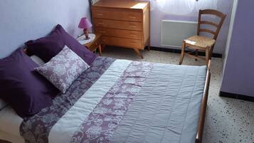 1 Schlafzimmer, Bügeleisen/Bügelbrett, Bettwäsche