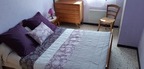 1 Schlafzimmer, Bügeleisen/Bügelbrett, Bettwäsche