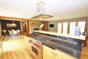 Fridge, microwave, oven, stovetop - Black Bear Ranch -Large home near Bozeman's Hyalite Canyon with peace & quiet (Bozeman)