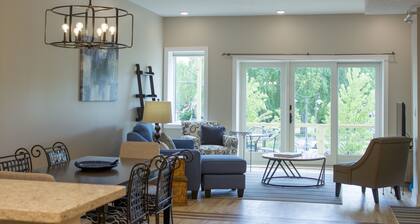 Äskettäin uusittu keskustan huoneisto historiallisessa Fortinon talossa