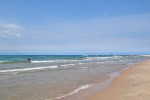 مناشف للشاطئ