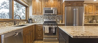 Park Meadows Townhome - Park City Skiing - On Bus Route