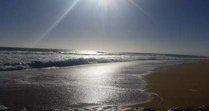 AU FIL DE L 'EAU, cabaña en el sur de Bretaña, ubicada a lo largo de la RIA de Etel, Morbihan