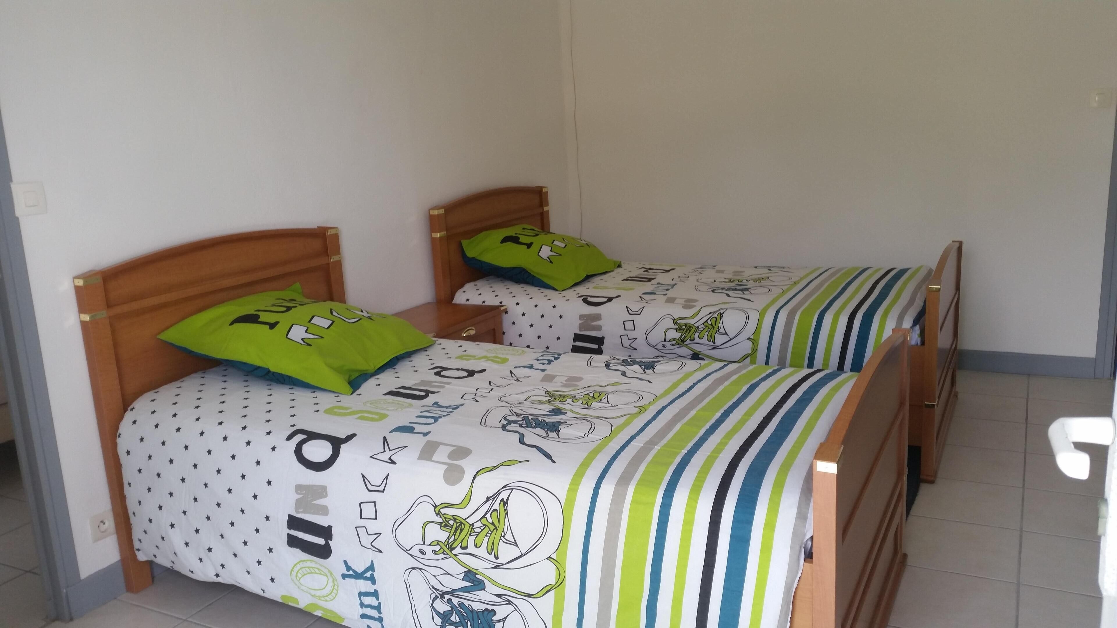 8 soverom, strykejern/-brett, wi-fi og sengetøy