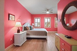 4 chambres, fer et planche à repasser, Wi-Fi gratuit, draps fournis