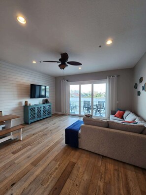 Smart TV, books, offices